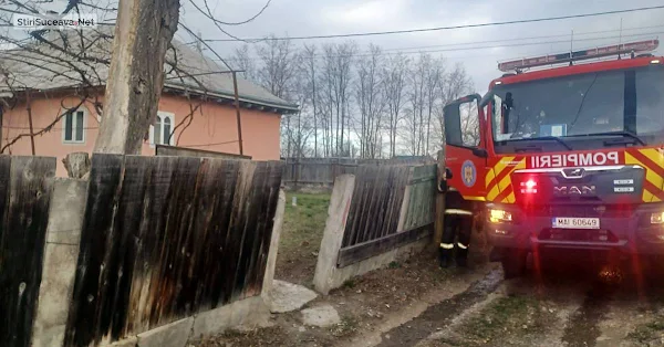 O bătrână de 82 de ani a murit în casa cuprinsă de flăcări, la Drăgușeni