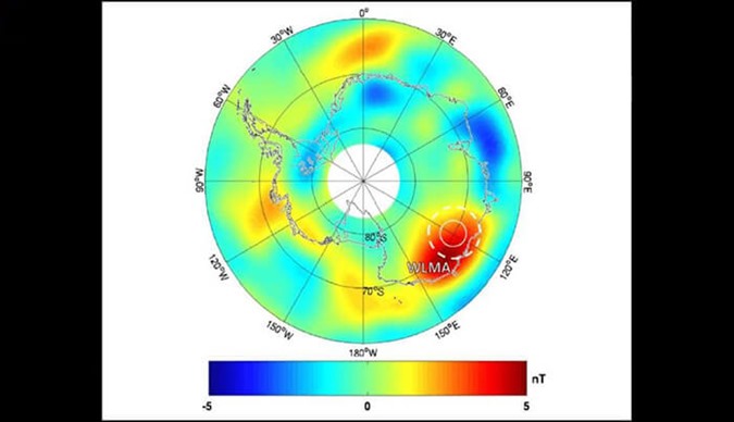 Essa representação de dados de satélite mostra a anomalia bizarra abaixo de Wilkes Land