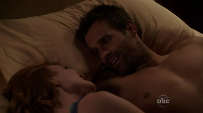 Cameron Mathison Shirtless in Desperate Housewives s8e12