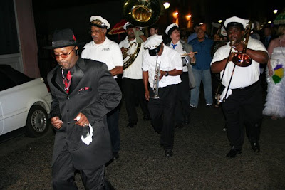 Wedding Photographers  Orleans on Melissa Nannen Photography  New Orleans Second Line Wedding Parade