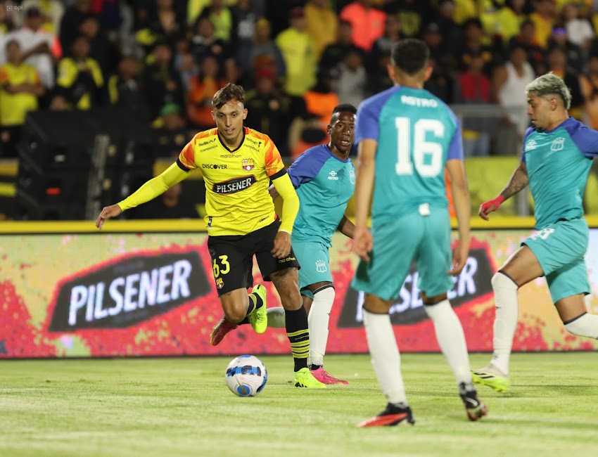 Barcelona pierde 1-2 con Deportivo Quito en la Noche Amarilla.