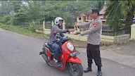Ramadan Penuh Berkah, Polsek Tanah Abang Bagikan Takjil untuk Warga