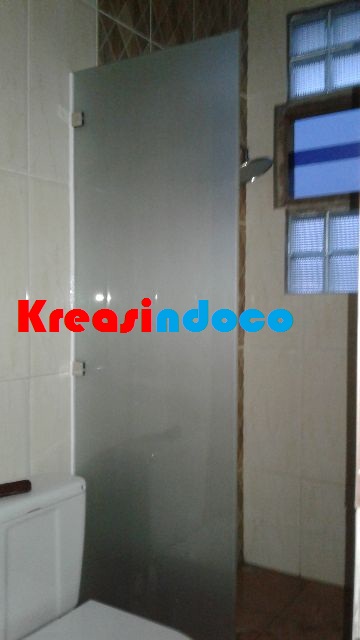 Pemasangan Partisi Kamar Mandi Kaca Tempered 10 mm Di Kp Dukuh Desa Cijeruk Cigombong Bogor