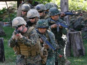 Foto: Latihan Militer As Dan Filipina [ www.BlogApaAja.com ]