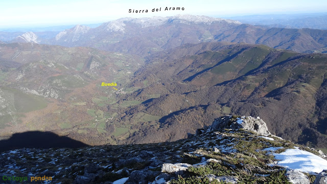 Ruta al Pico Sobre el Tambarón desde el Puerto Ventana. Ubiñas.