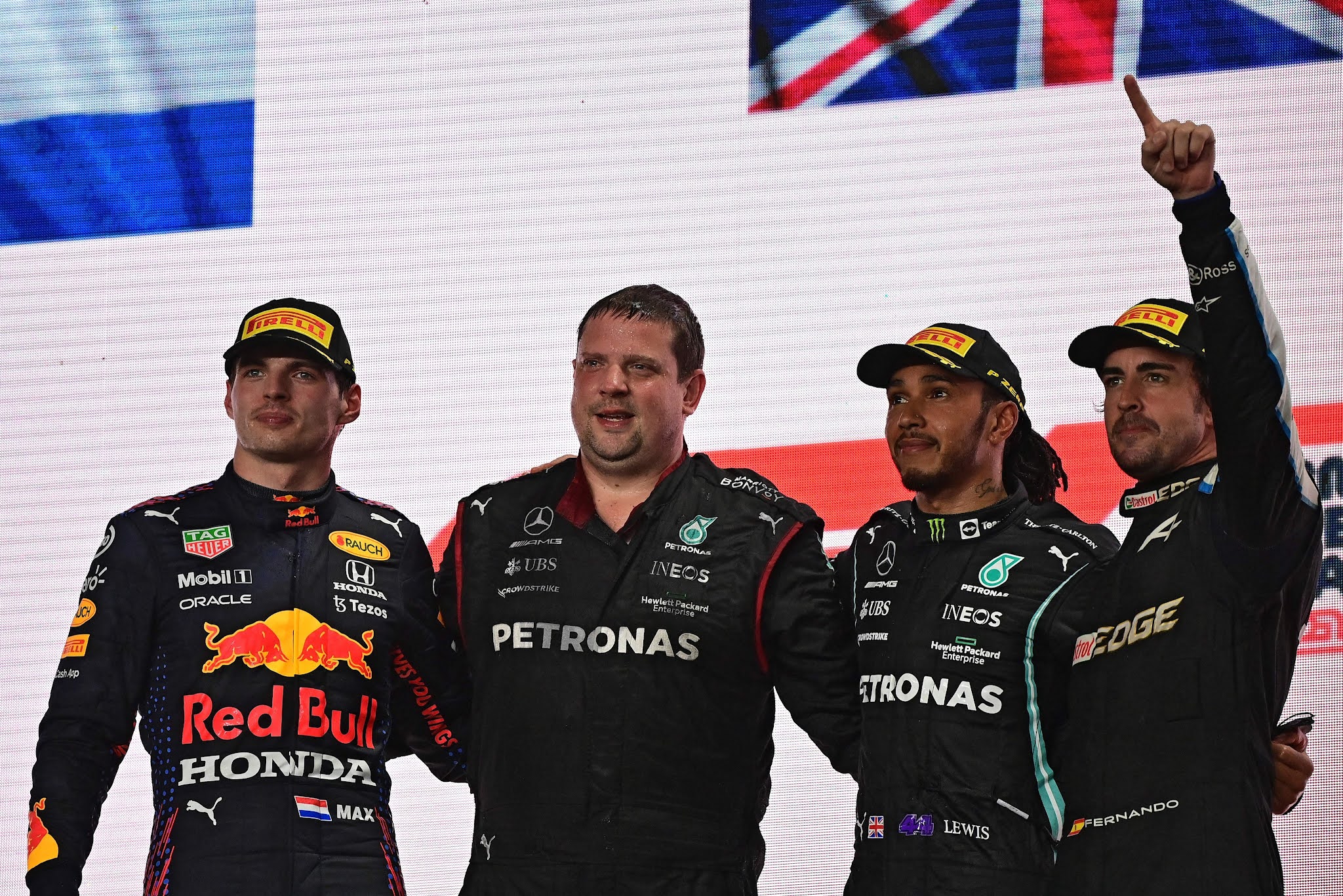 Fórmula 1: Lewis Hamilton ganó el Gran Premio de Qatar; Checo Pérez queda en cuarto