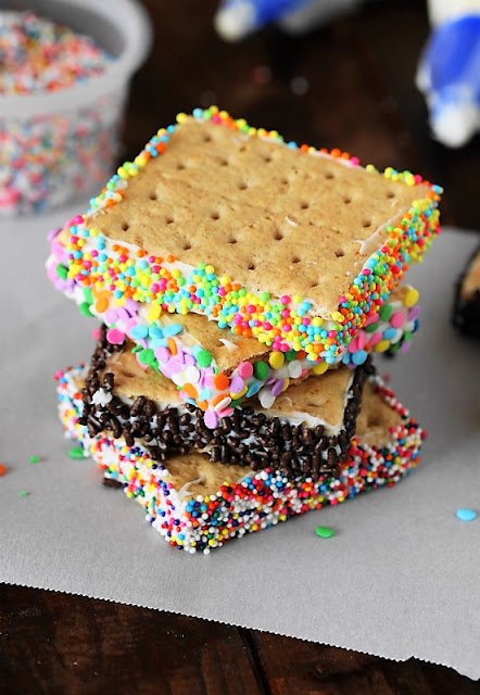 Graham cracker frosting sandwiches image