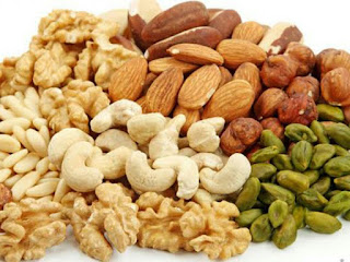 Manfaat Kesehatan Luar Biasa Dari Almond, Kenari dan Kacang-kacangan Lainnya