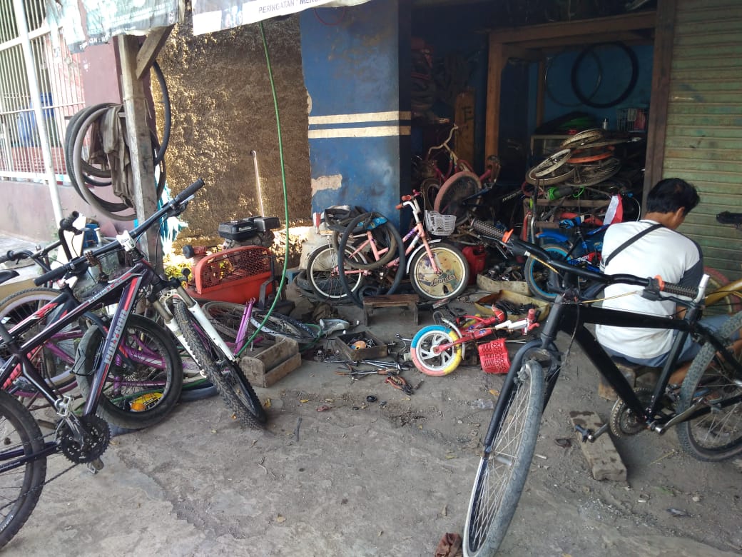  Bengkel Sepeda Mang Jajang, Kebanjiran Pelanggan