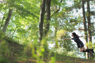 Levitation Photography by Natsumi Hayashi