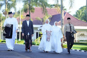 Pj Gubernur Agus Fatoni Rayakan Salat Idul Fitri Bersama Masyarakat Palembang