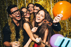 Holiday Party Do's and Don'ts: Ten Ways to Stay off the "Naughty List"