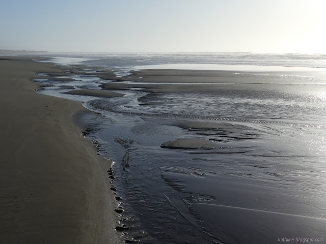 structures of sand usually under the surf