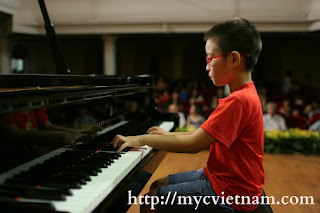 Lớp dạy đàn piano cho trẻ em giá rẻ