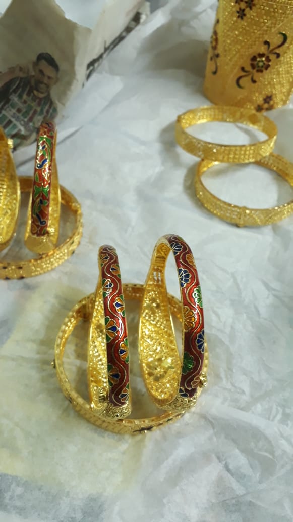 Fancy Gold Bangle Design - Samanta Jewellers | Light Weight Gold Kada Design with Weight | Pure Gold Kangan Design for Ladies Designer Gold BANGLE