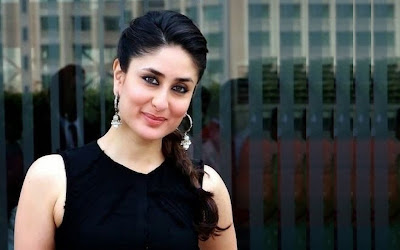  Kareena Kapoor Beautiful Smile HD Wallpapers