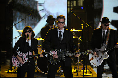 Dia Frampton and Blake Shelton channel The Blues Brothers