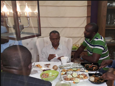 PHOTOS: Governor Nasir El Rufai Breaks Ramadan Fast With Friends In Kaduna