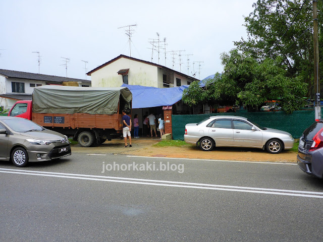 Durian-Stall-Johor-Bahru-新山住家卖榴莲 