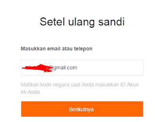 Ponsel atau Email