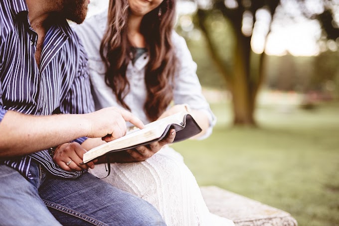 30 promesas bíblicas que guiarán a las parejas cristianas hacia una relación firme y llena de bendiciones