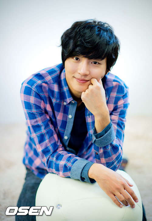  Yoon Si Yoon  FOR OSEN Bismillah