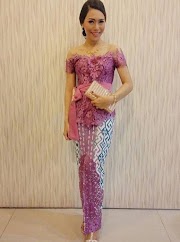 50+ Top Baru Kebaya Modern Remaja Wisuda