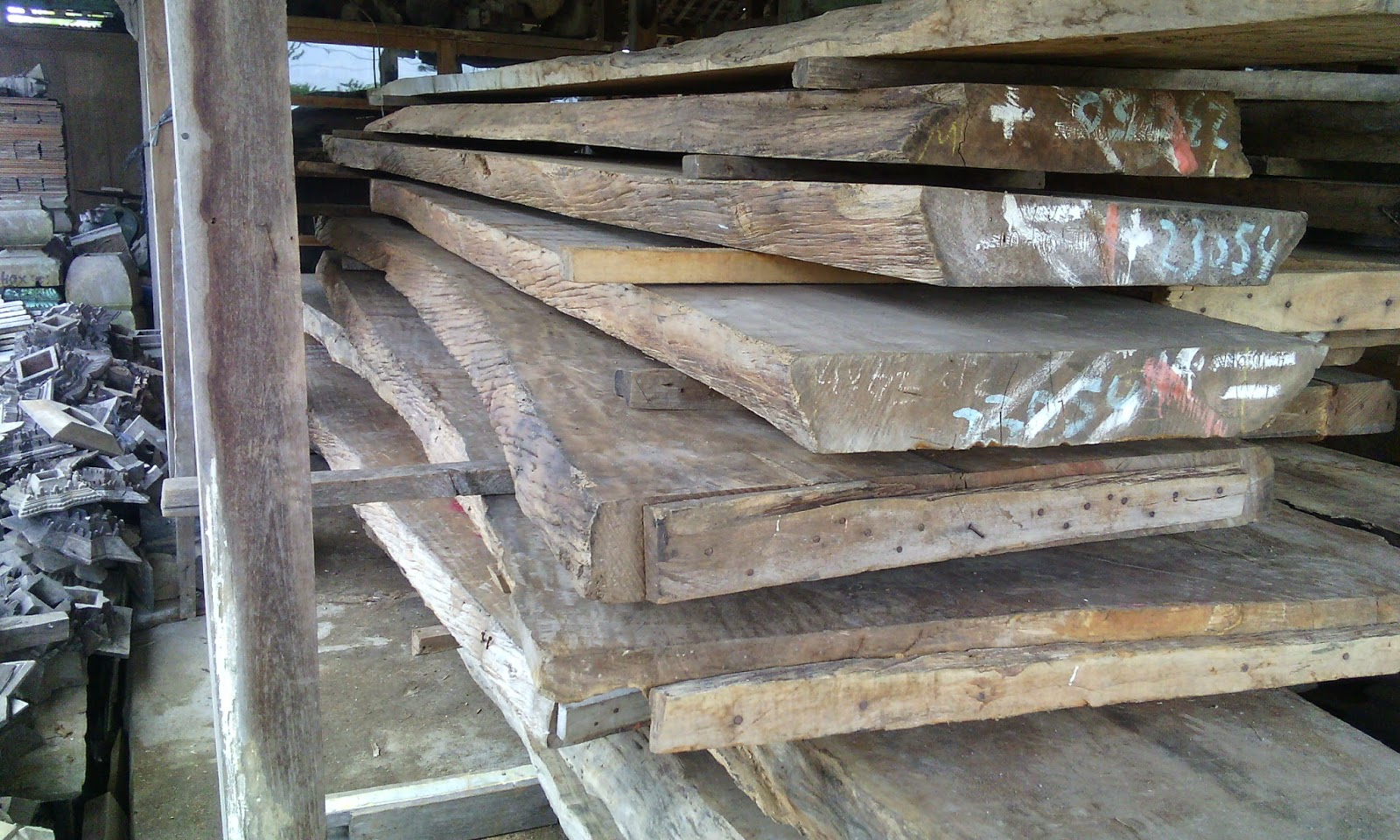 PAPAN KAYU  JATI  DIAMETER BESAR JUAL  KAYU  JATI  KUSEN 