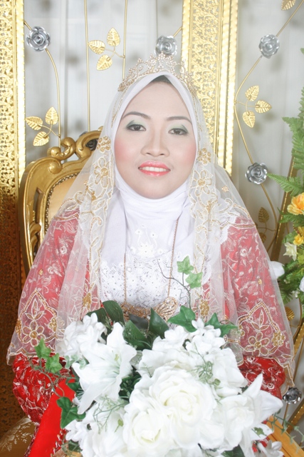 gambar foto pengantin artis hijab untuk baju kebaya ratu 