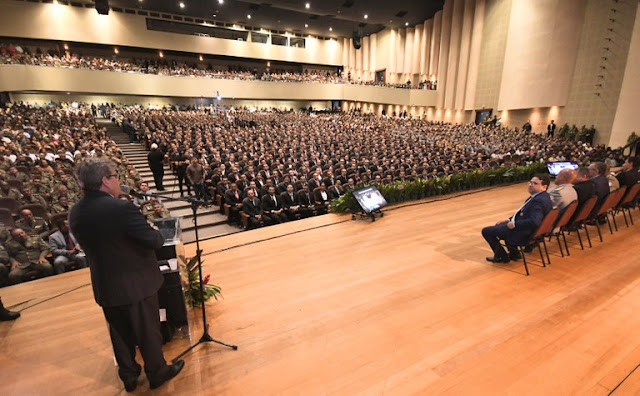 João Azevêdo prestigia aula inaugural de concursados da Polícia Militar e Corpo de Bombeiros e entrega equipamentos para as Forças de Segurança
