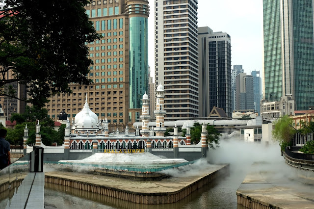 river of life masjid jamek curitan aqalili