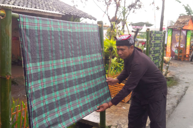 Sarung Cindremata Dari Banyuwangi Terkenal Hingga Luar 