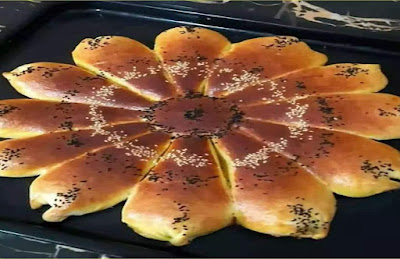 طريقة عمل خبز الوردة وأسرار نجاحه