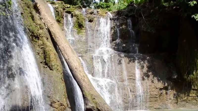 Air Terjun di Tuban