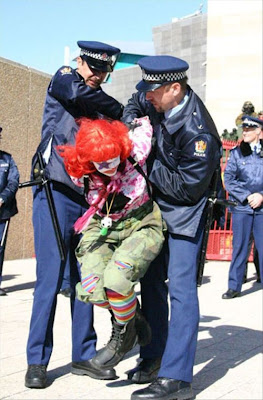 funny arrest pictures