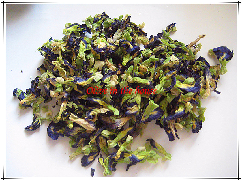 Olive in the house: Home-grown Organic Dried Blue Pea 