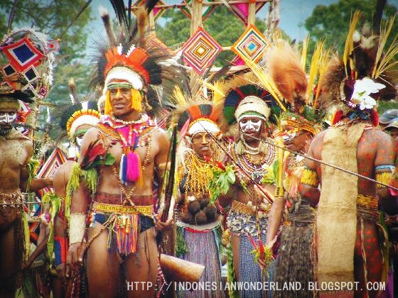 INDONESIAN WONDERLAND: Seni dan Budaya Papua