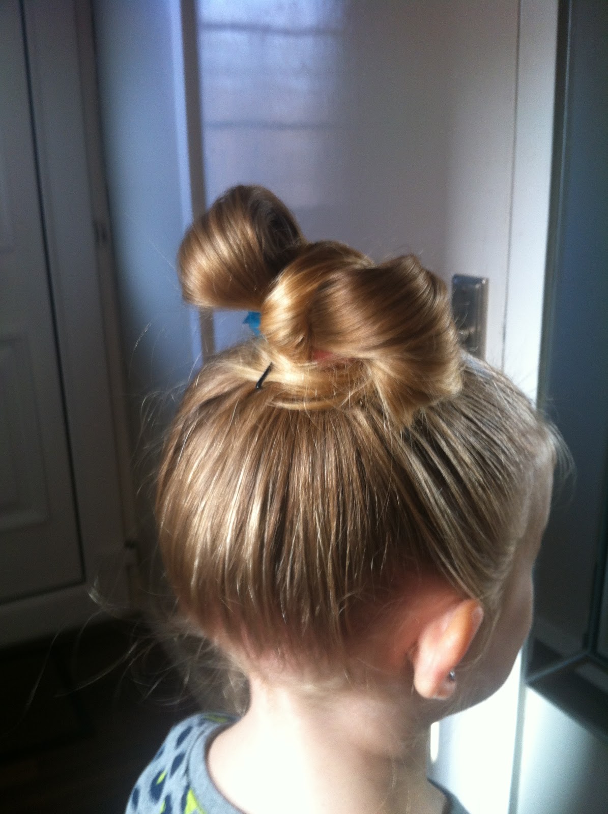 StyleJustEasier Minnie Mouse Bow Hairstyle