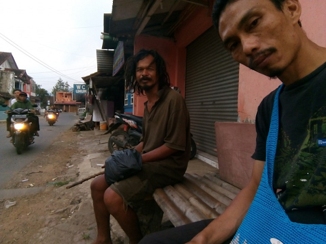 Salut dengan Pria Ini, Tetap Mengakui Teman Sebangkunya meski Mengalami Gangguan Jiwa