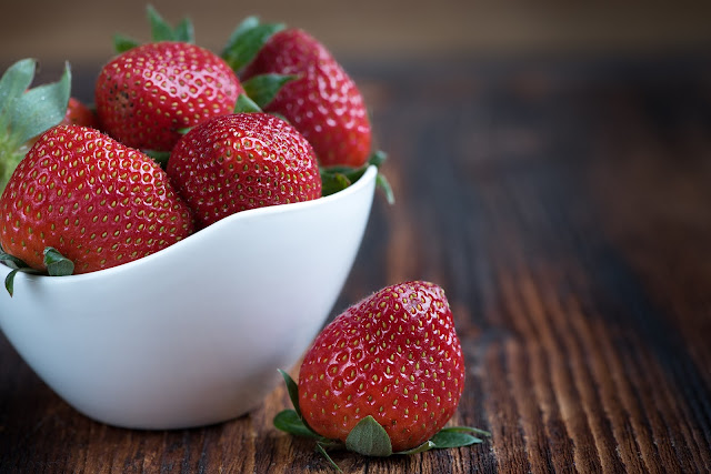 Strawberry (Fragaria pineapple) is the most popular berry in the world.  They are rich in vitamins, minerals, and antioxidants that are good for your heart and blood sugar. These berries are an excellent source of vitamin C and minerals such as potassium and manganese.