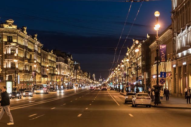 Nevsky Prospekt Avenue at night