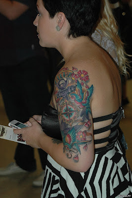 Tatuagens Ancora no braço e andorinhas