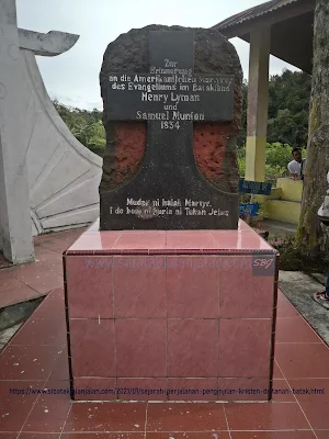 monumen peringatan munson dan lyman di lobu pining