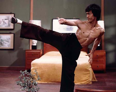 Bruce Lee Kicking. Bruce takes on a Hong Kong