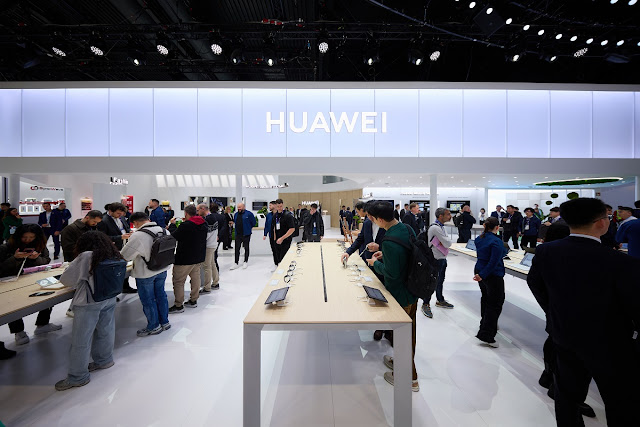 MWC 2024 Huawei Global High-end Fashion Brand