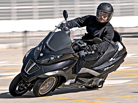 2013 Piaggio MP3 250 Scooter pictures - 480x360 pixels