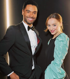 Phoebe Dynevor with his co-actor