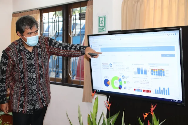 Tim Bappenas RI, saat menunjukkan program OGP