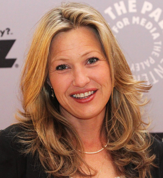 joey lauren adams hot