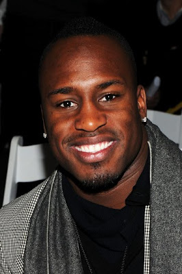 Vernon Davis, American football coach